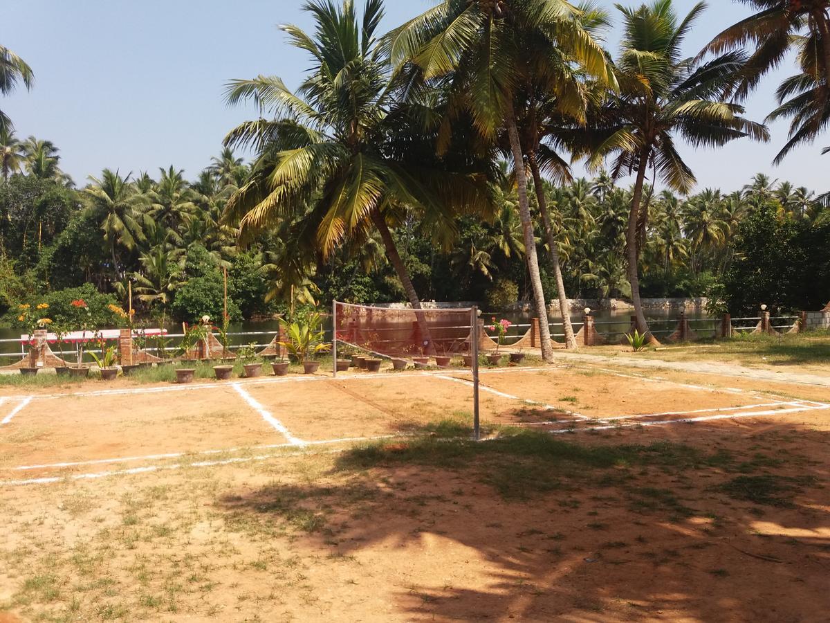 Travancore Island Resort Thiruvananthapuram Exterior photo