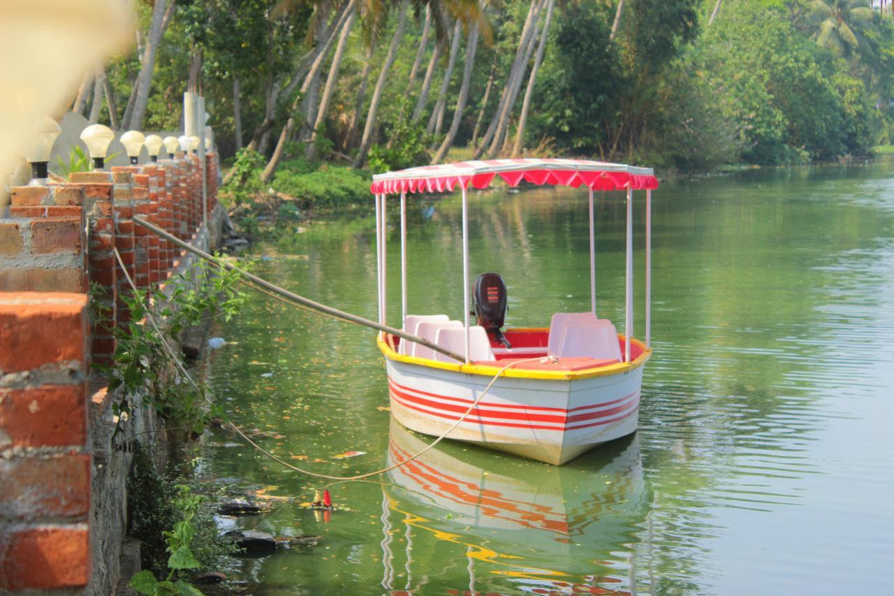 Travancore Island Resort Thiruvananthapuram Exterior photo